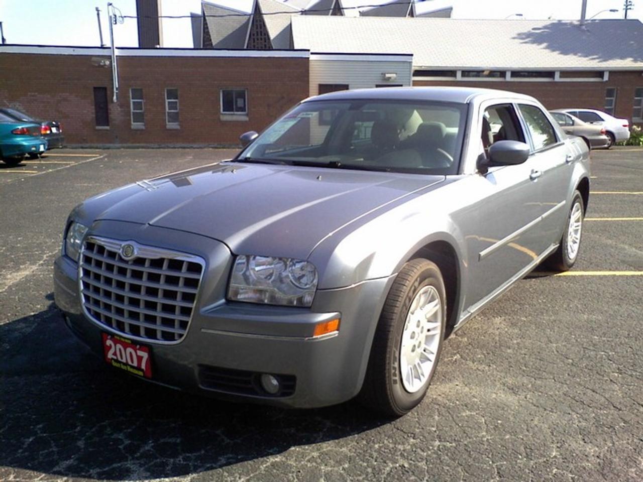 FREE G.P.S OR DUAL DVD ON THE HEADRESTS!!  FREE 1-YEAR UNLIMITED KILOMETER POWER-TRAIN WARRANTY!! 102k!, Grey on Grey Interior, 17\Alloys, CD, Auto, A/C, Power Seats, Tilt, Cruise, Tr. Control, Fully Loaded!  All vehicles offered for sale are Retail.Taxes are not included. <br />Free GPS or Head rest DVD with finance deals only(O.A.C).Installation charges Extra.Free GPS/DVD is valid only for Finance Deals based on Full Asking Price.