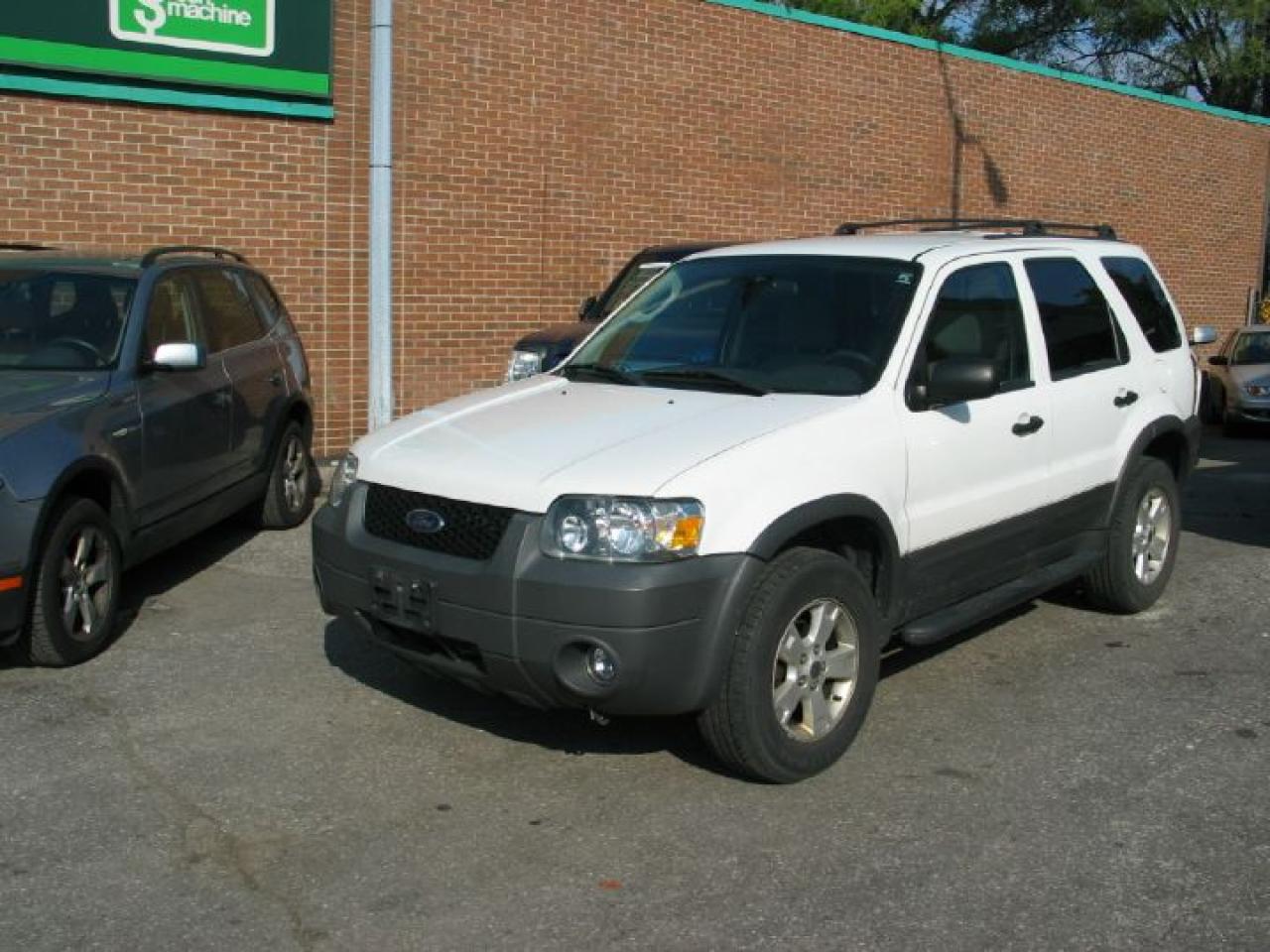 Used 2005 Ford Escape XLT for sale in Toronto, ON
