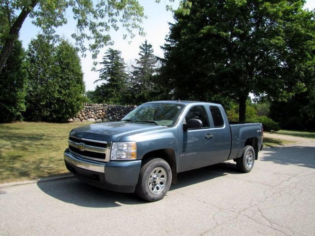 Used 2007 Chevrolet Silverado 1500 LS 4WD EXT'D!! GM LEASE RETURN!! 4x4 Truck for sale in Guelph, ON