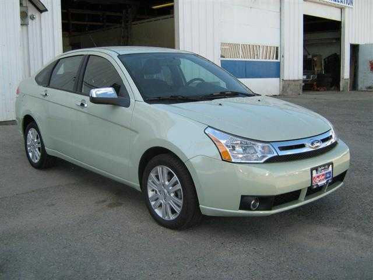 Used 2010 Ford Focus SEL for sale in Quesnel, BC