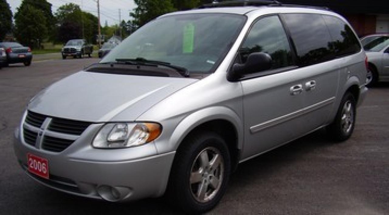 Used 2006 Dodge Grand Caravan SXT for sale in Cobourg, ON