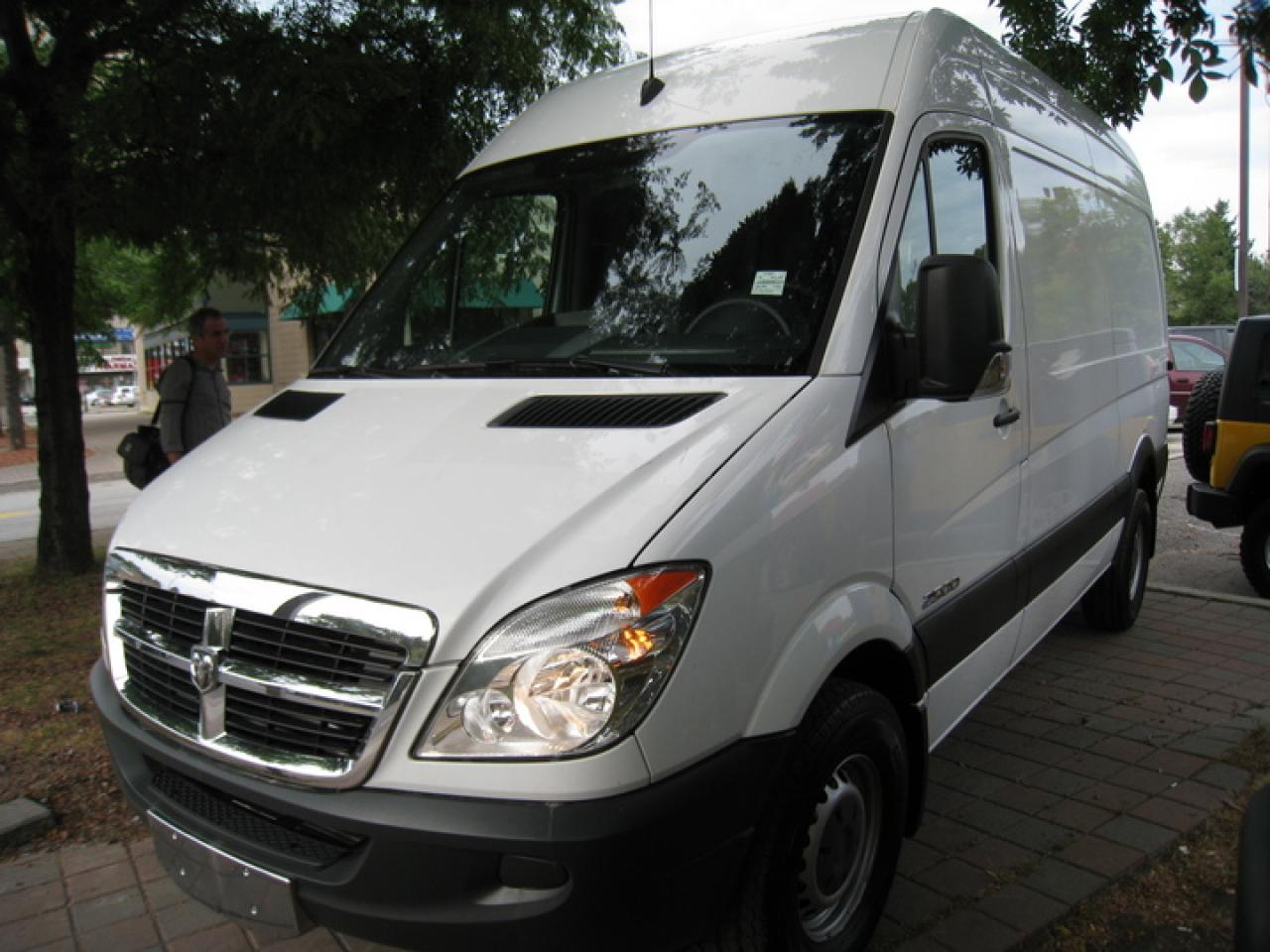 Used 2008 Dodge Sprinter Van 2500 2500L 144 IN HIGH ROOF for sale in North York, ON