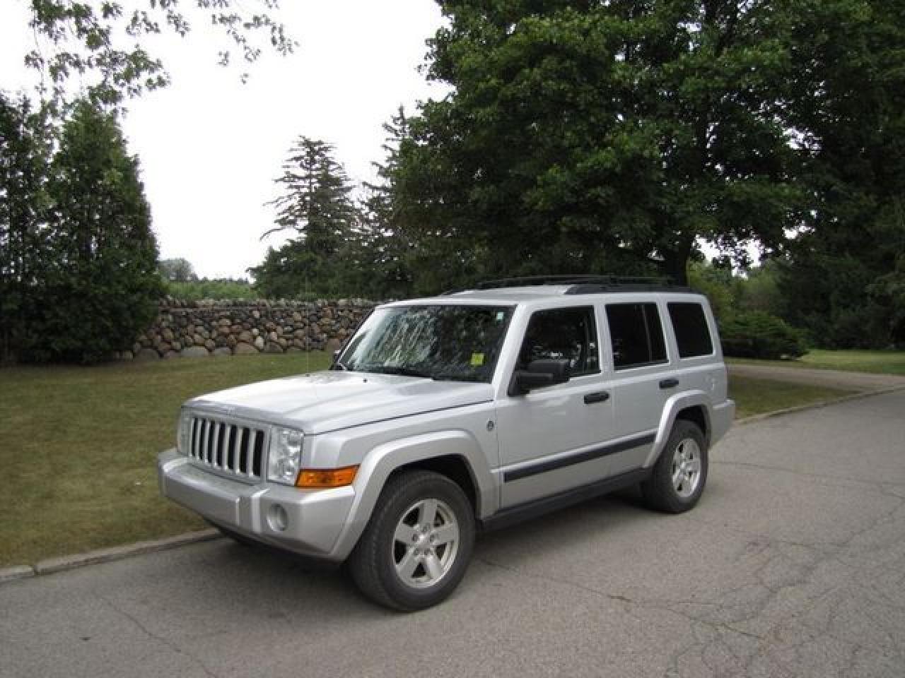 Used 2006 Jeep Commander SPORT 4WD V8!! PARKING SENSORS! CHRYSLER LEASE RETURN!! 4x4 SUV for sale in Guelph, ON
