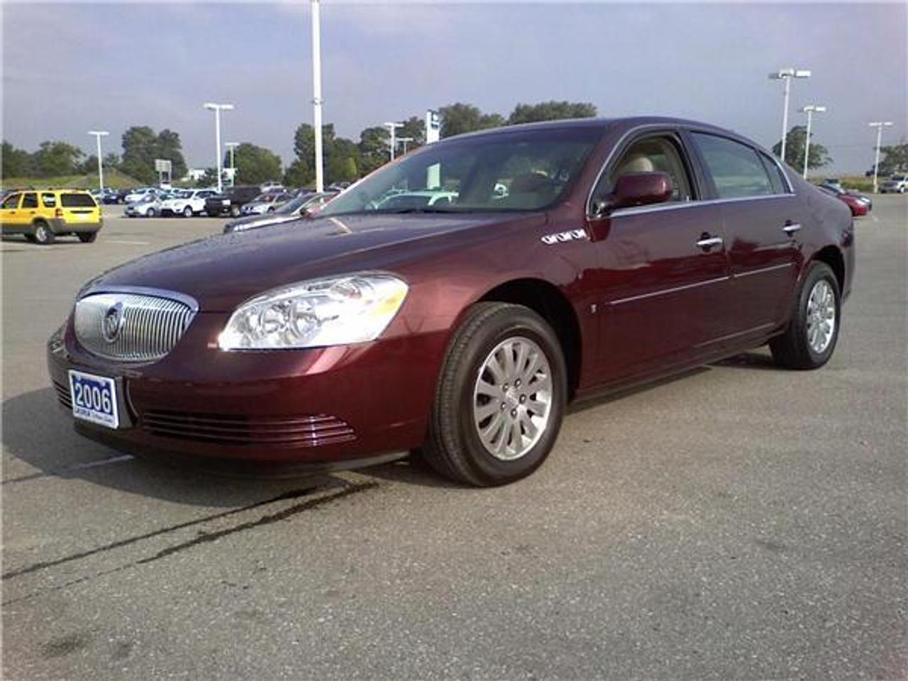 ONE OWNER LEASE RETURN.  LOADED.  DONT MISS THIS EXCEPTIONALLY CLEAN VEHICLE!!