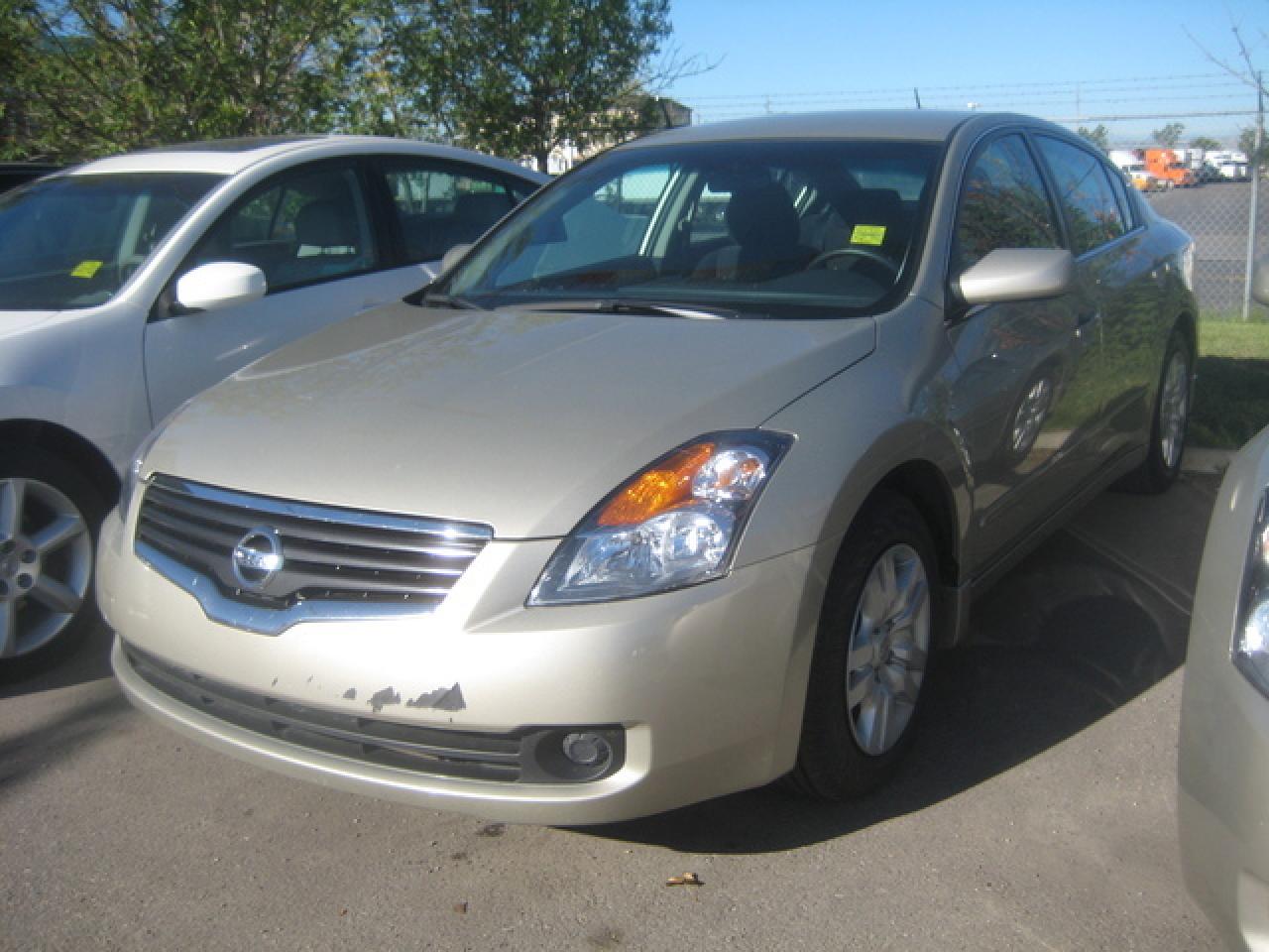 Used 2009 Nissan Altima 2.5 S for sale in Calgary, AB