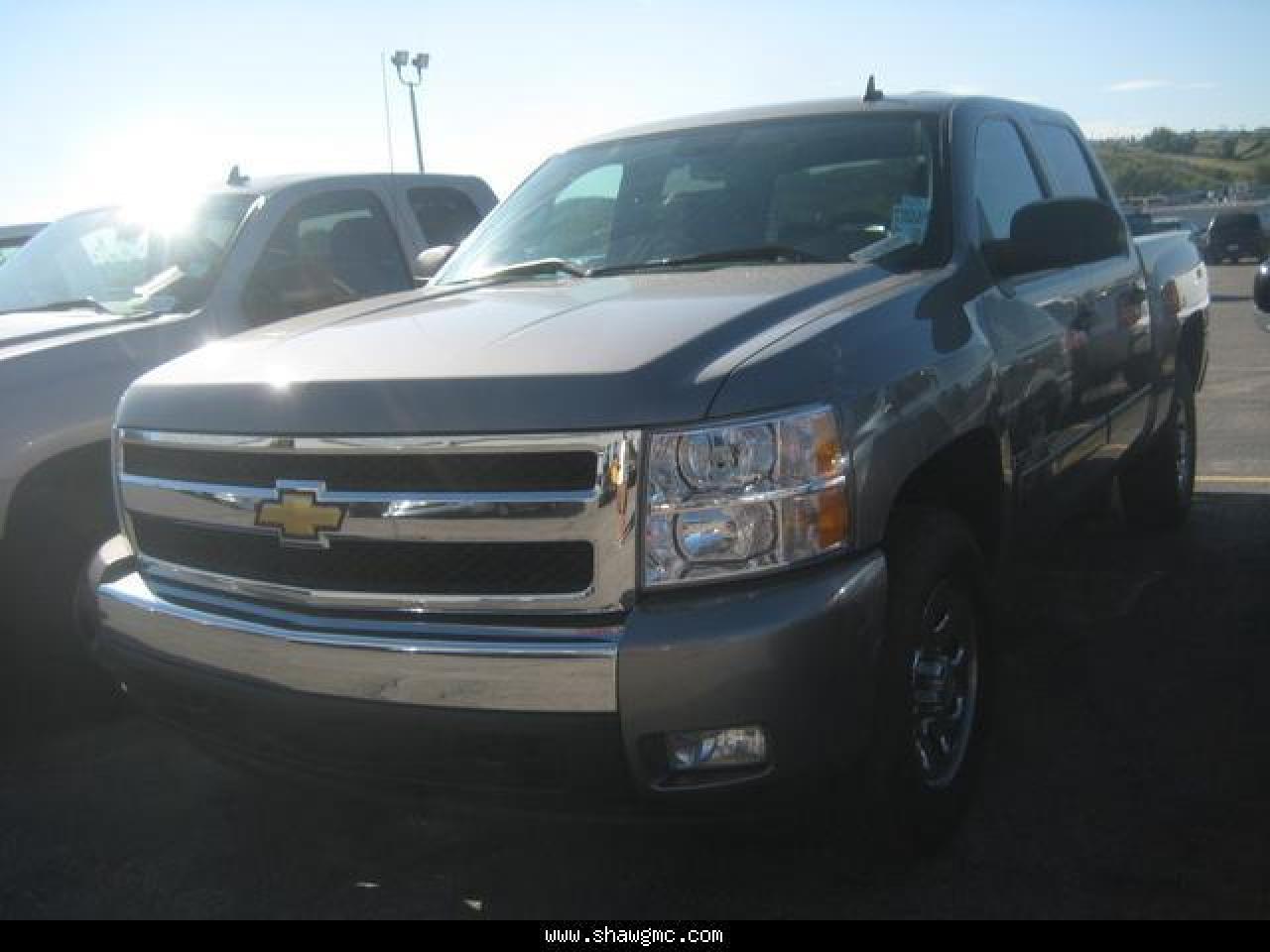 Used 2007 Chevrolet Silverado K1500 Crew  for sale in Calgary, AB