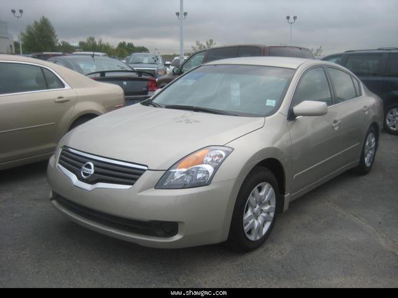 Used 2009 Nissan Altima 2.5 S for sale in Calgary, AB