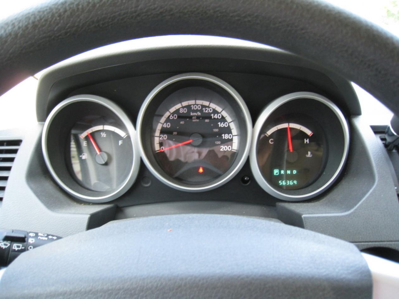 615700