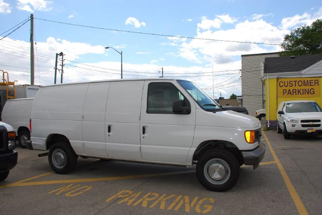 RUNS PERFECT, IN EXCELLENT CONDITION INSIDE/OUTSIDE, 5.4LV8, AUTO, A/C, ABS, AM/FM STEREO, TILT STEERING WHEEL, DUAL AIR BAGS, STEP BUMPER, SIDE BARN DOOR W/O WINDOWS, & DIVIDER, 

FULLY CERTIFIED AND EMISSION TESTED - COMES WITH 6 MONTHS WARRANTY- 
GREAT FINANCING AND LEASING RATES ARE ALSO OFFERED.
WE ARE A WELL ESTABLISHED AND VERY REPUTABLE DEALER IN THE HEART OF WOODBRIDGE, ONTARIO SELLING TOP QUALITY WORK CARGO & CUBES VANS.
COME IN FOR A TEST DRIVE, WE ARE LOCATED AT 5298 HWY 7 WEST IN WOODBRIDGE IN THE GREATER TORONTO AREA. VERY EASY ACCESS FROM HWY 400, 407, & 427.