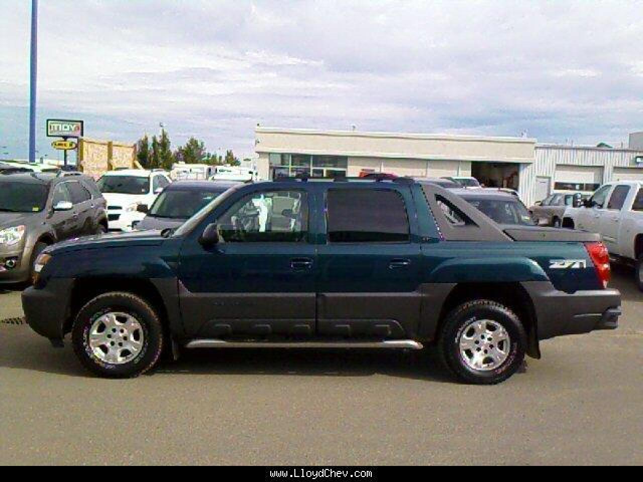 Used 2005 Chevrolet Avalanche 1500 LT for sale in Lloydminster, SK