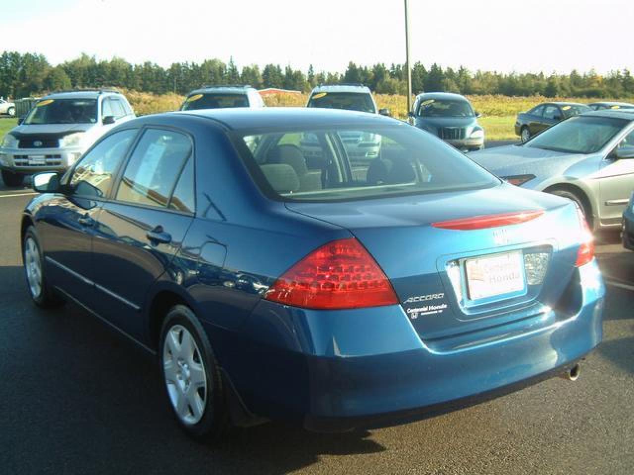 615997