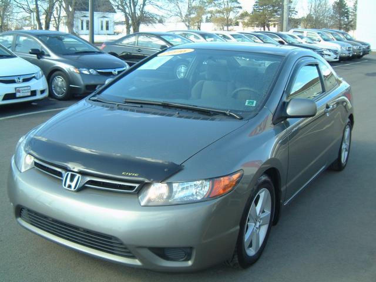 Used 2006 Honda Civic Cpe LX for sale in Summerside, PE