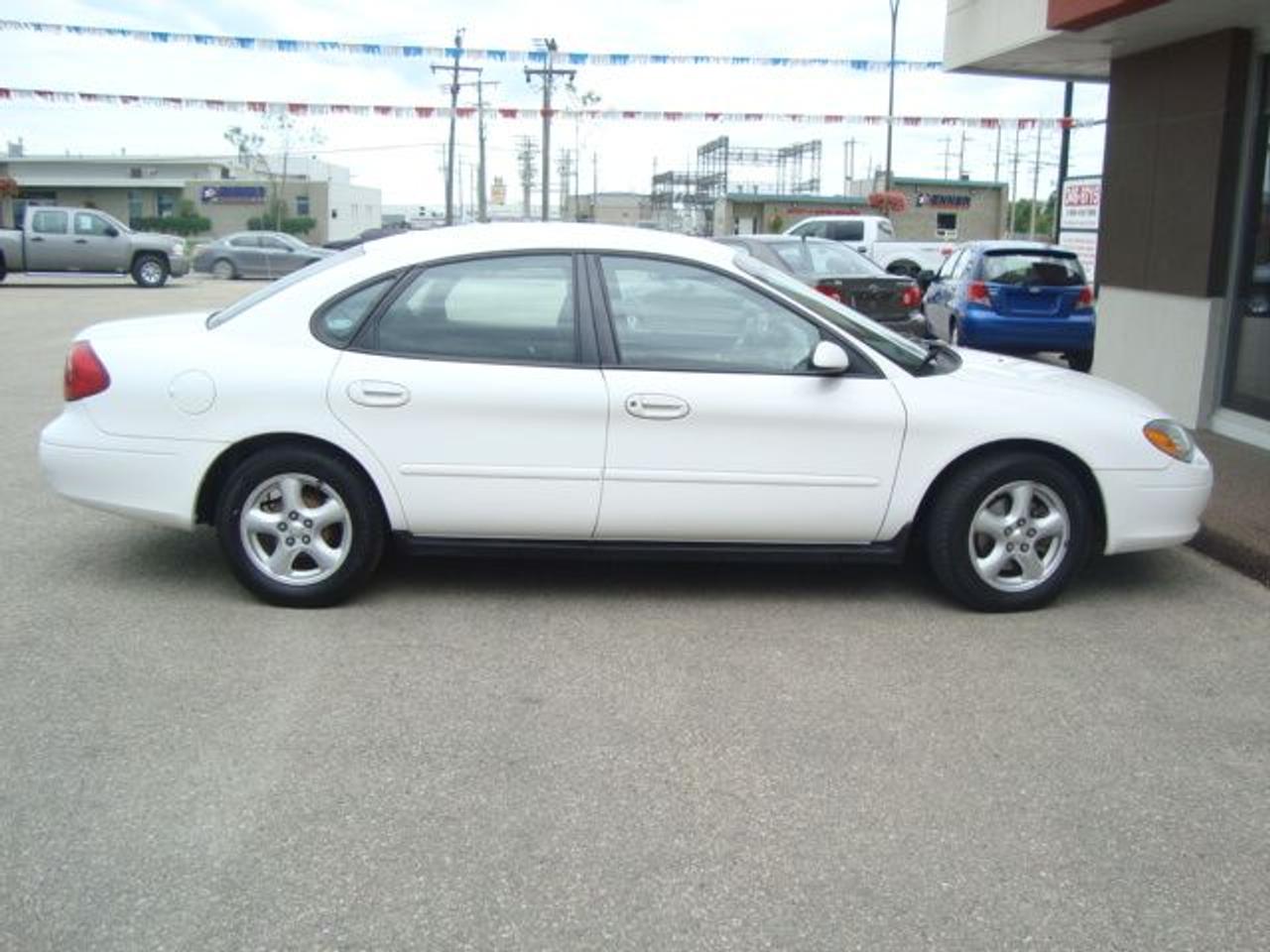 Air Conditioning
Alloy Wheels
AM/FM Stereo
Anti-Lock Brakes
CD Player
Cruise Control
Driver Side Airbag
Dual Airbag
Intermittent Wipers
Keyless Entry
Passenger Airbag
Power Brakes
Power Locks
Power Mirrors
Power Seat
Power Steering
Power Windows
Rear Defroster
Split Folding Rear Seats
Tilt Steering

Have all maintenance records.