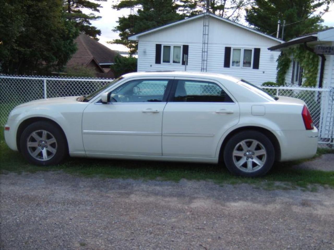 Used 2006 Chrysler 300  for sale in Fenelon Falls, ON