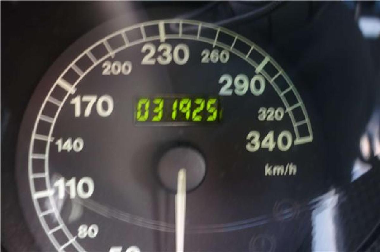616795