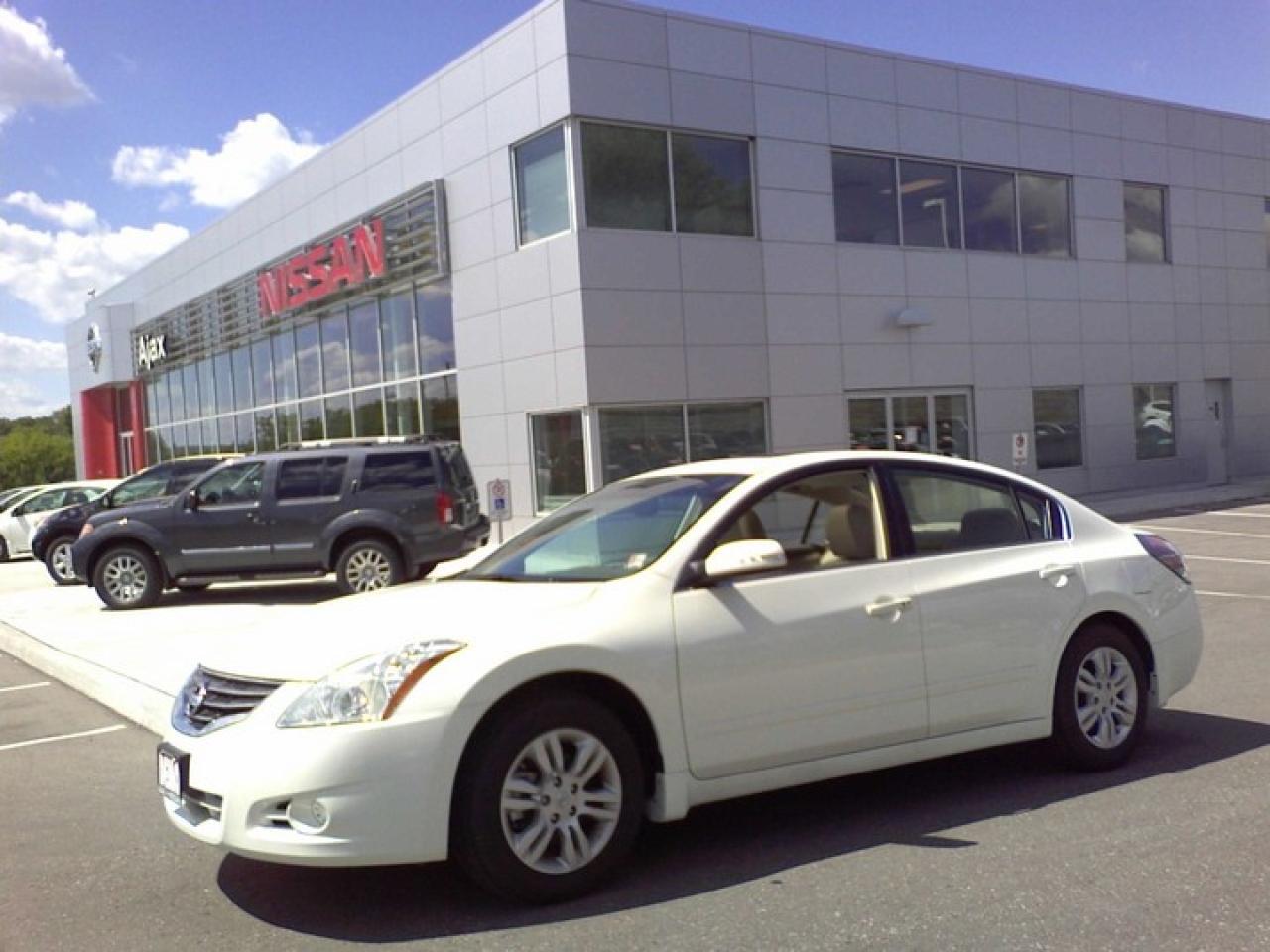 Used 2010 Nissan Altima  for sale in Ajax, ON