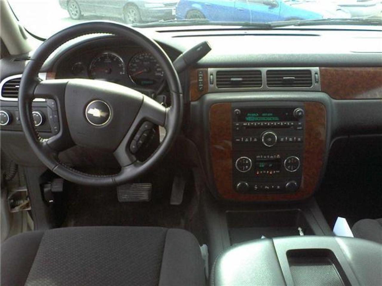 616891