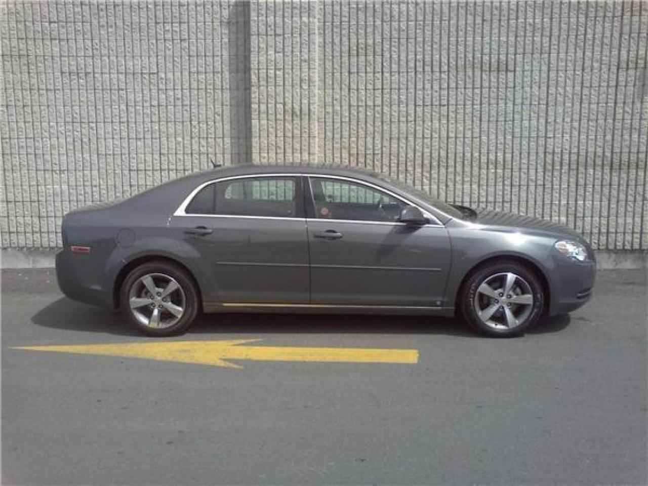 Used 2009 Chevrolet Malibu LT2 for sale in Orleans, ON
