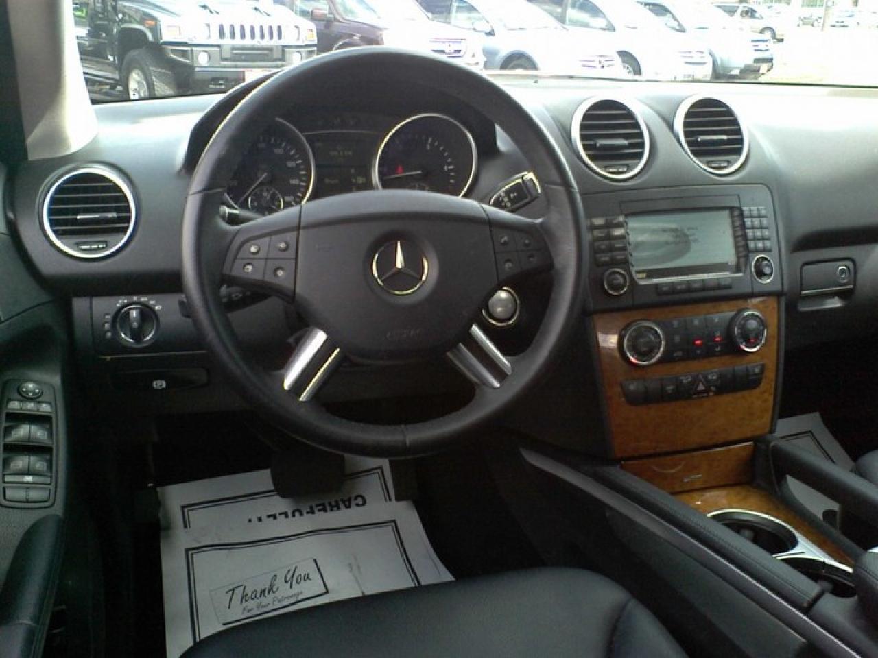 616943