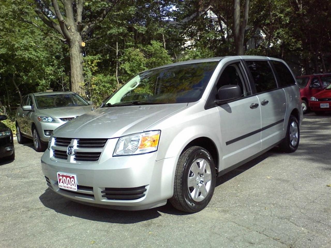 Buy with confidence. Serving K-W Area for over 30 years! All our vehicles are Canadian, one owner, lease returns. This ACCIDENT FREE car comes with a free CarProof report, an emission test & safety certificate. Balance of factory warranty. Price excludes taxes & licensing.
