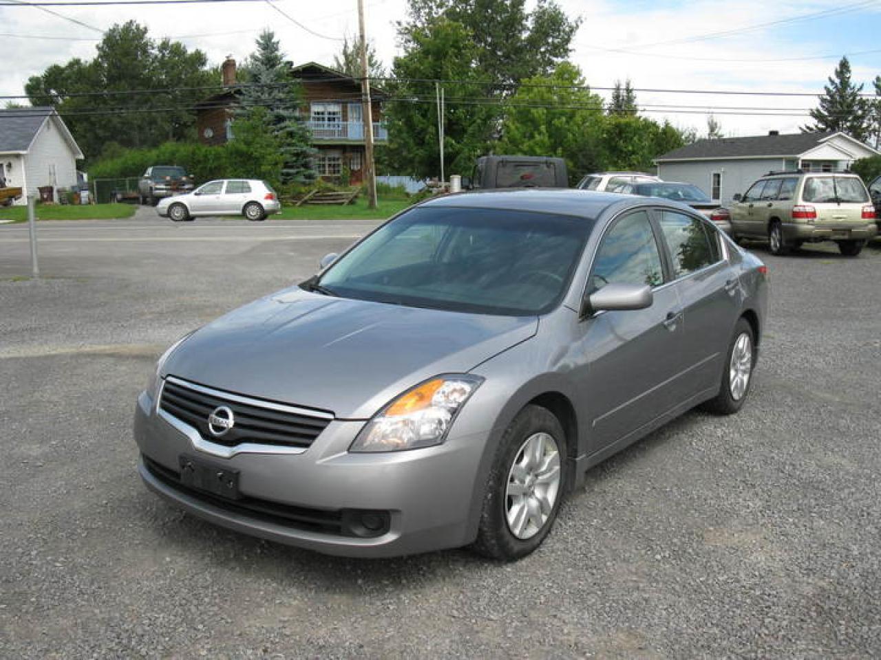 Used 2009 Nissan Altima  for sale in Rockland, ON
