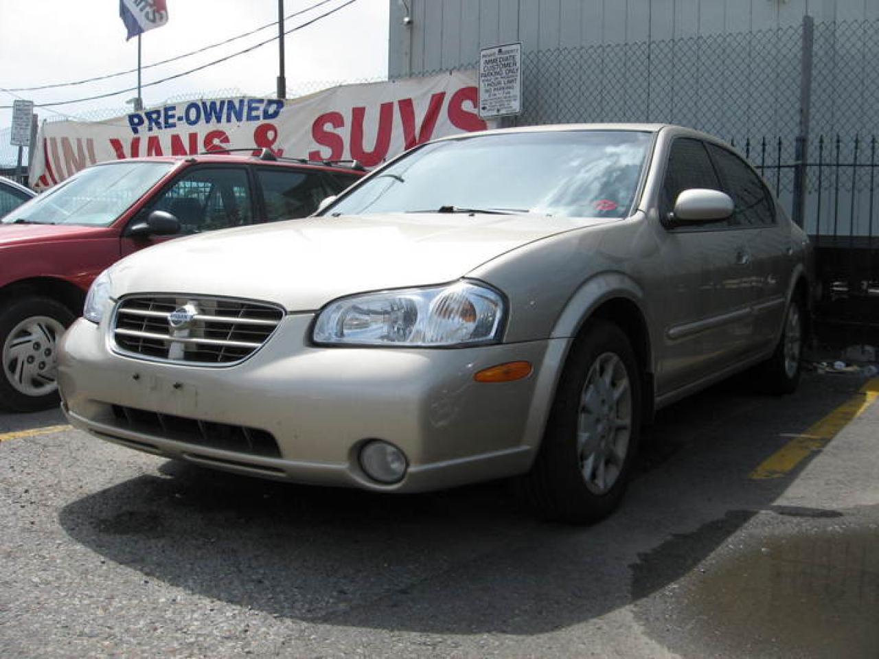 2000 Nissan Maxima Leather & Sunroof Photo3