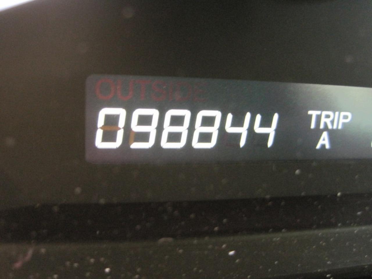 617372