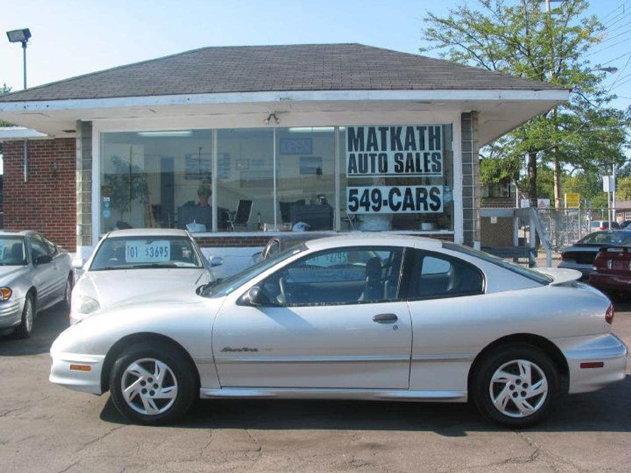 ONE OWNER!  Certified and emission passed.  Includes 8 month/8000kms powertrain warranty.  $2695 plus $95 admin fee, HST, licensing and gas.

We have 15 cars in inventory under $3000.  Visit us today at 74 Kenilworth Ave N in Hamilton.  Each car is certified and emission passed and we include a powertrain warranty.
