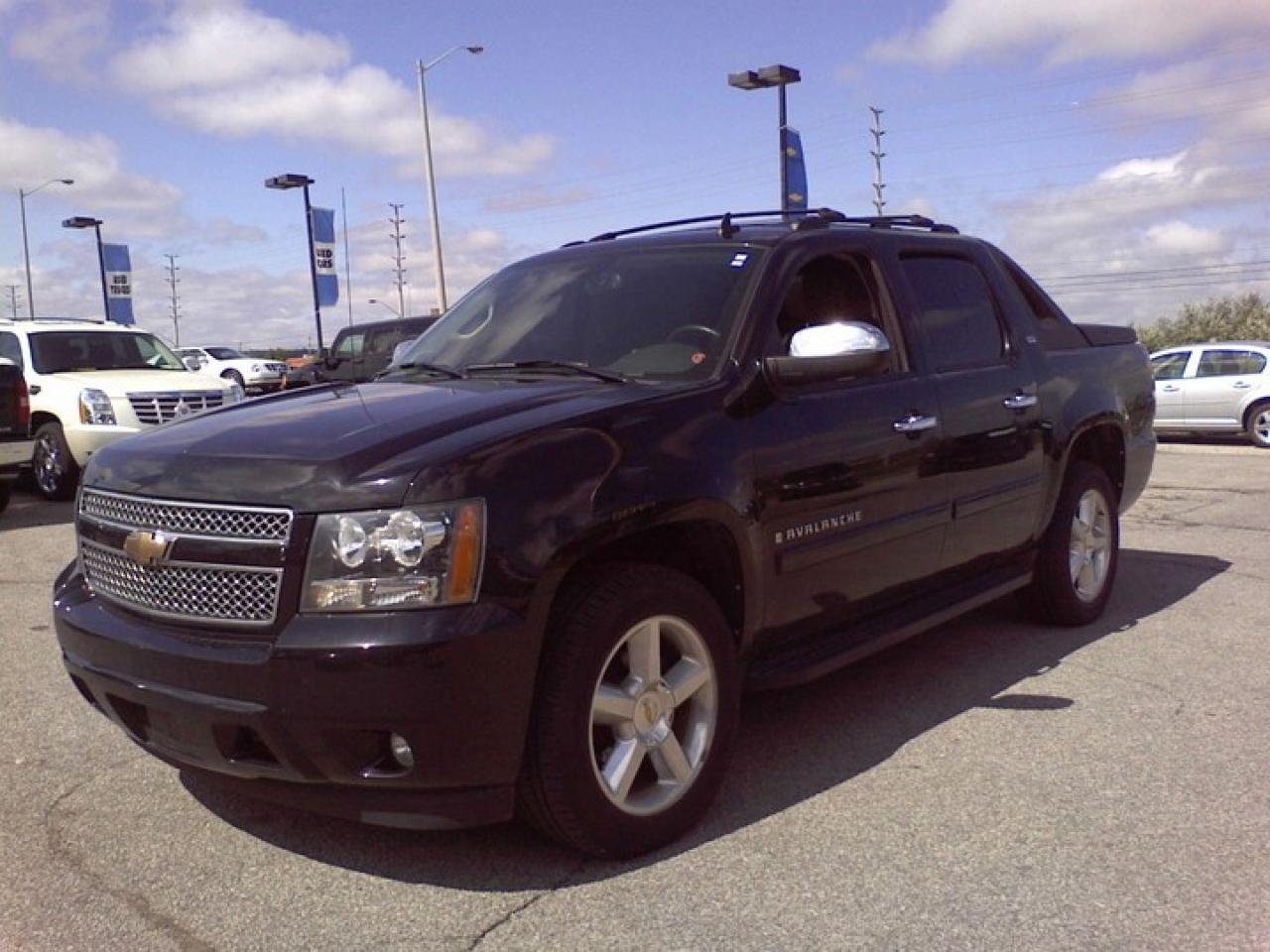 Used 2007 Chevrolet Avalanche LTZ/navigation/DVD/sunroof/20