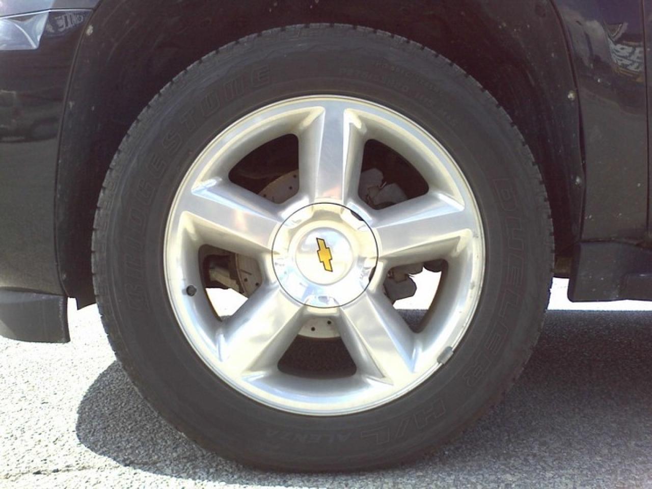 617577