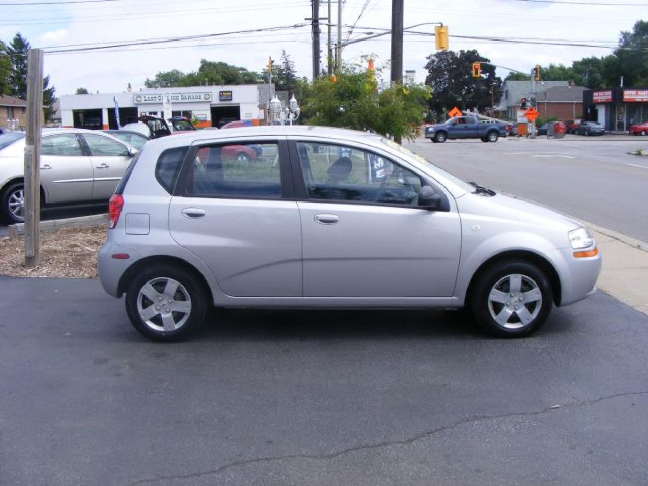 Used 2006 Pontiac Wave 5 for sale in Hamilton, ON