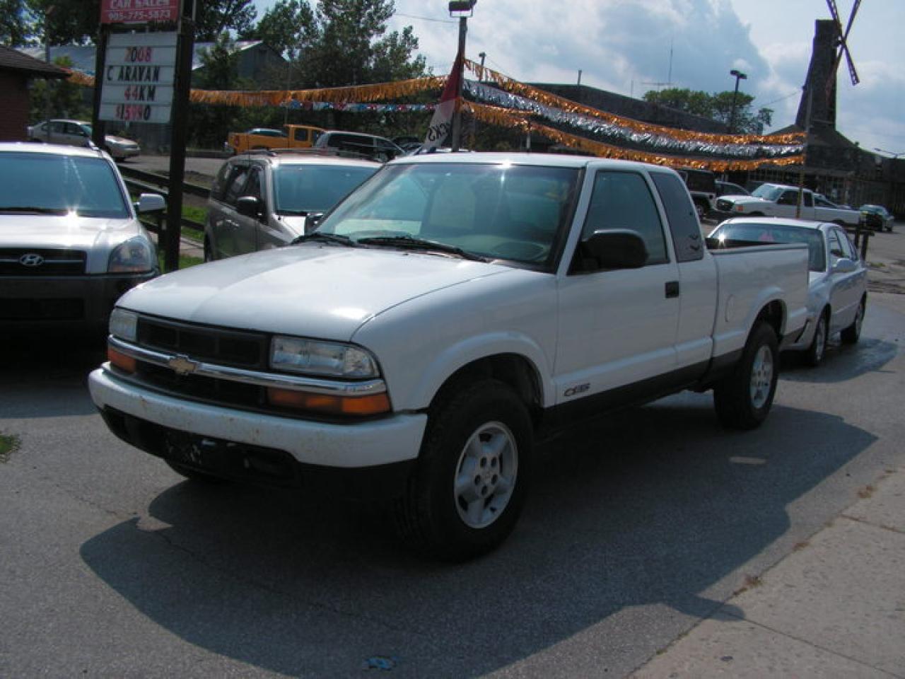 Used 2003 Chevrolet S-10 LS for sale in Bradford, ON