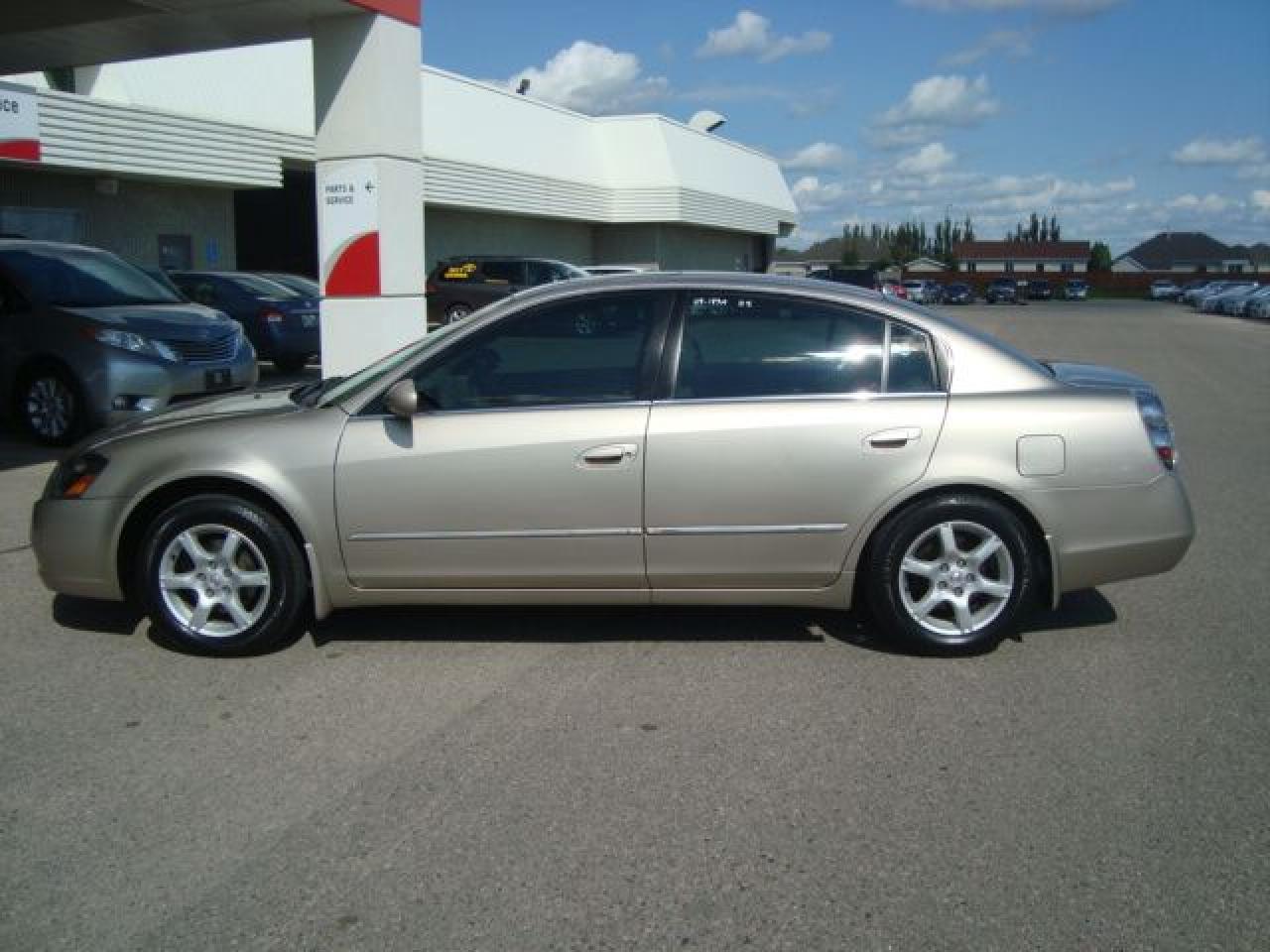 Used 2005 Nissan Altima  for sale in Steinbach, MB