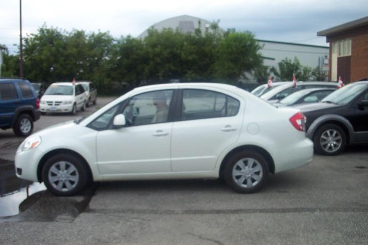 Just off Rental car fleet gas mizer!! Price plus HST only!