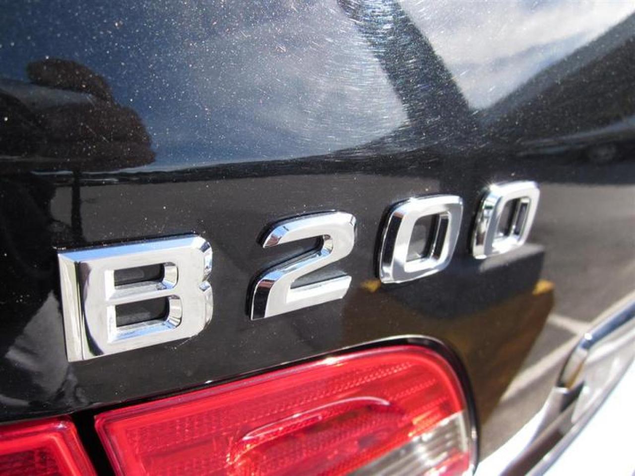 618010