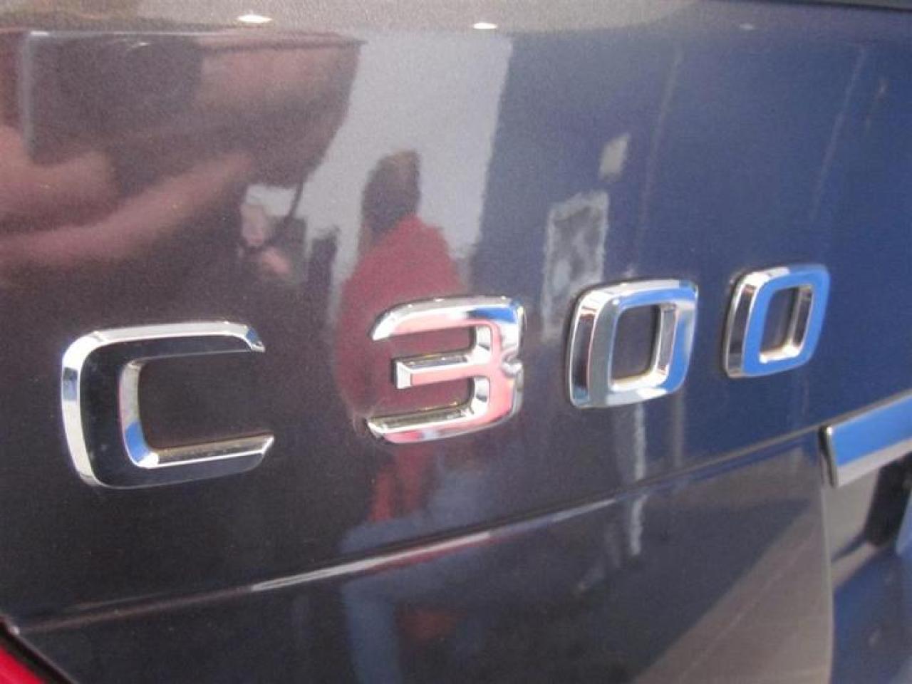 618023