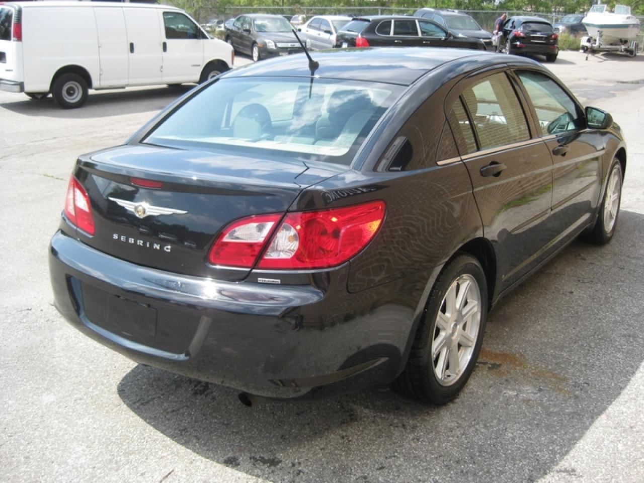618107