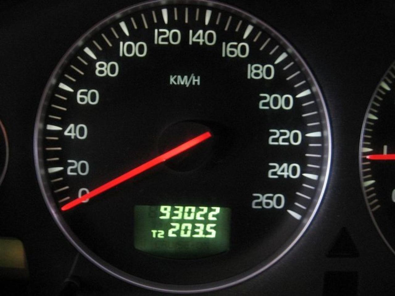 618231