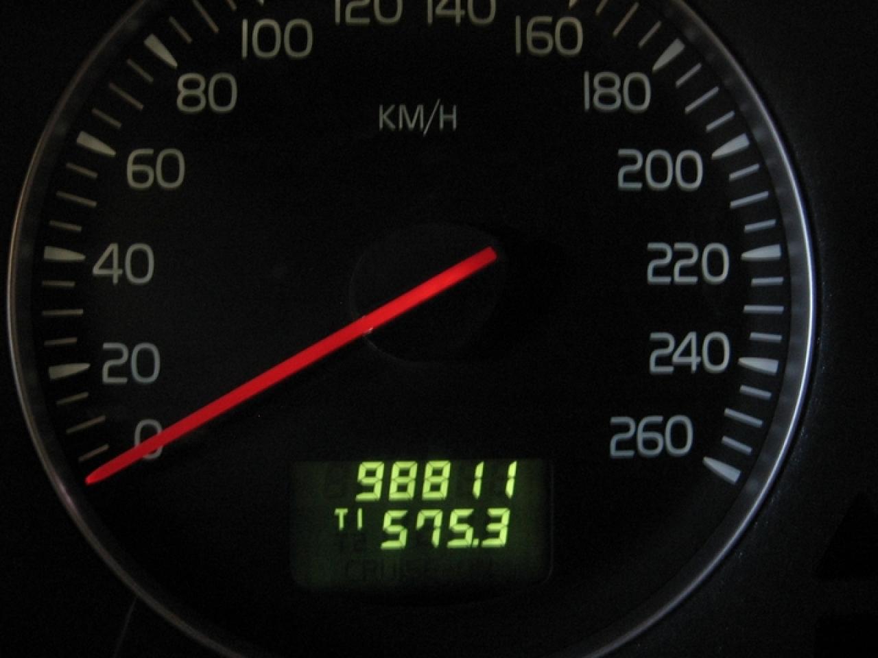618232