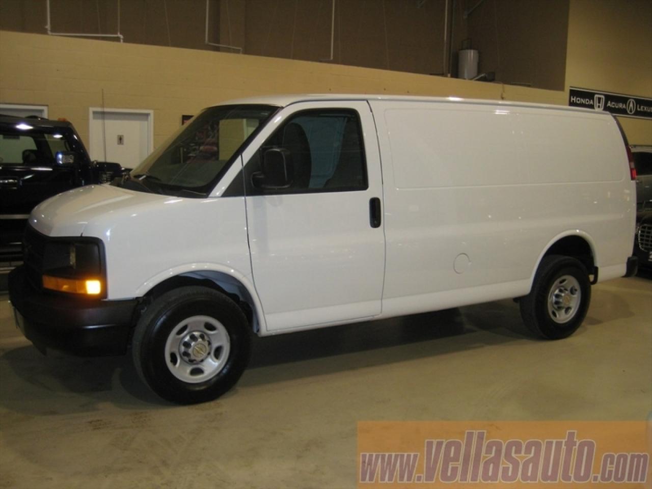 Used 2010 Chevrolet Express 2500 3/4 Ton  for sale in Vaughan, ON