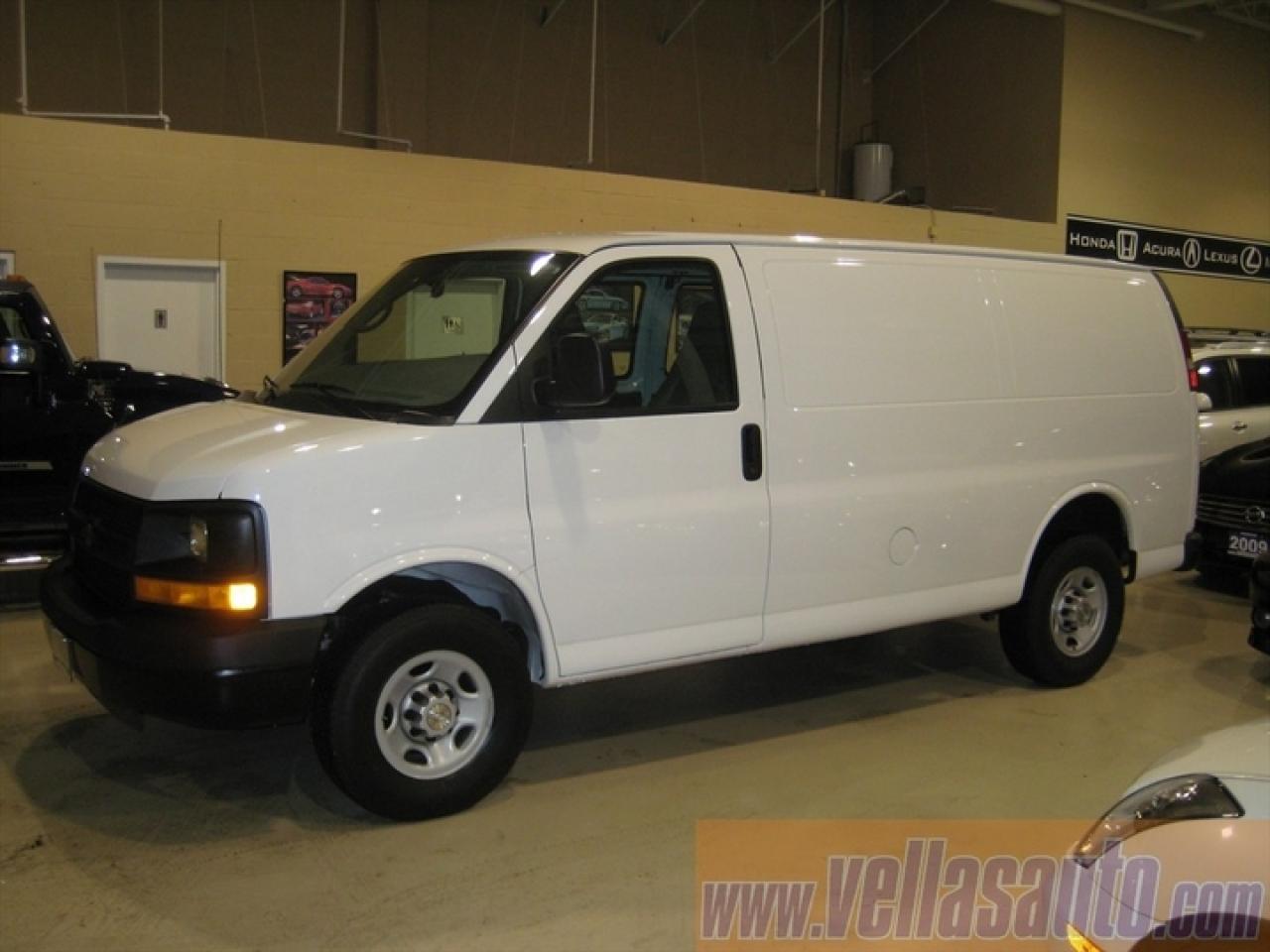 Used 2009 Chevrolet Express 2500 3/4 Ton  for sale in Vaughan, ON