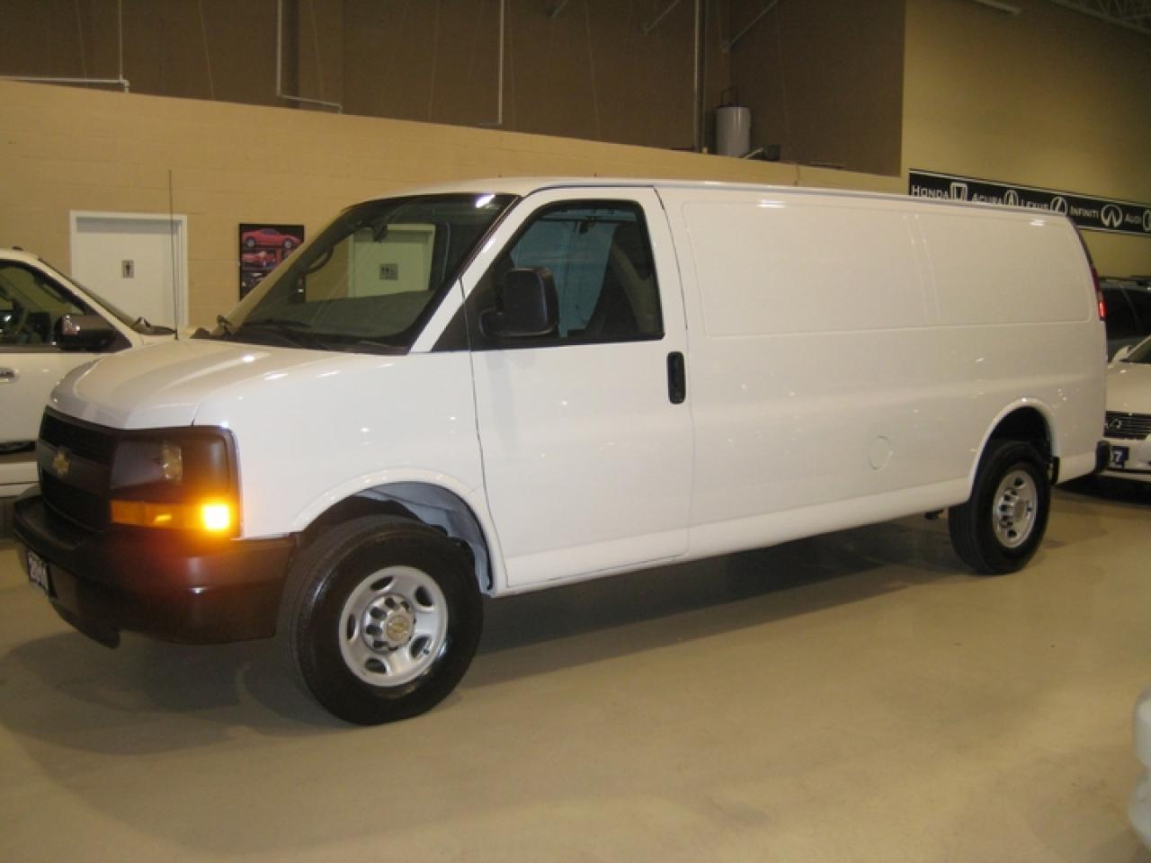 Used 2010 Chevrolet Express 2500 3/4 Ton  for sale in Vaughan, ON