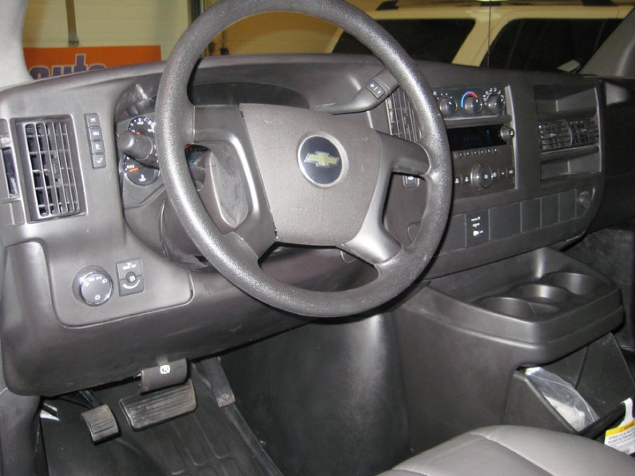 618373