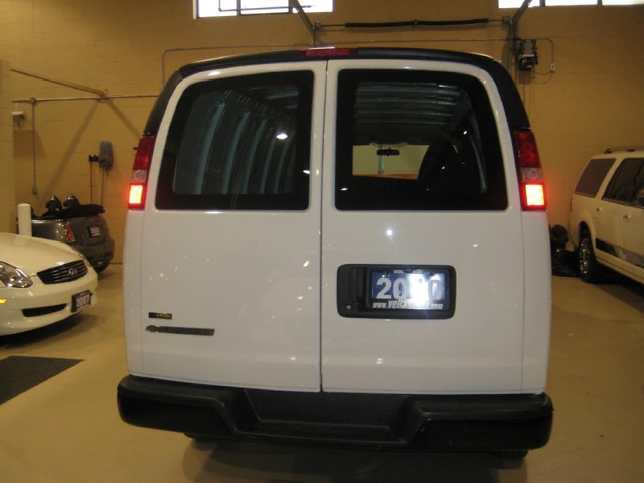 618373
