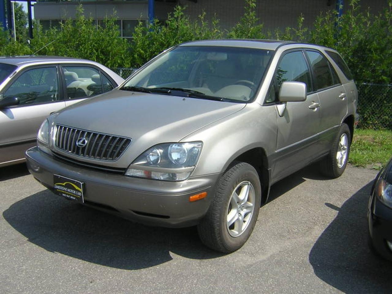 618437