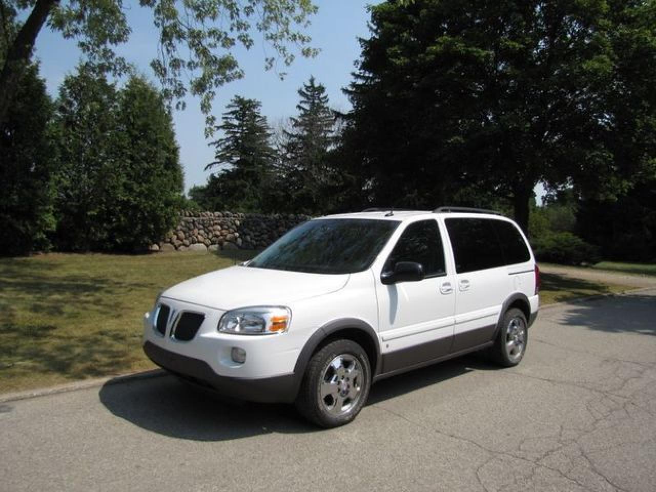 Used 2007 Pontiac Montana CHROME!! QUADS!! NEW TIRES!! GM LEASE RETURN!! Van for sale in Guelph, ON