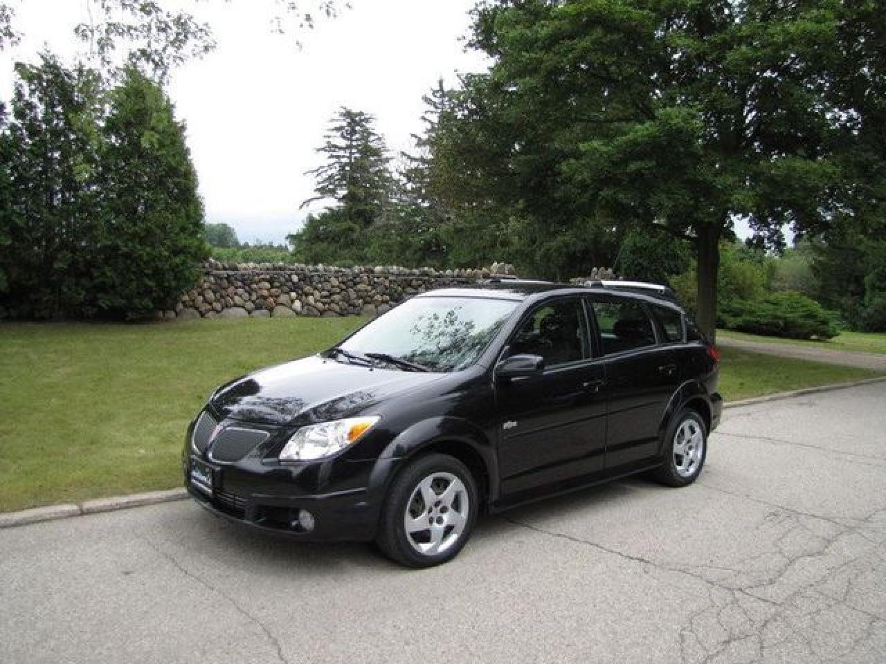 Used 2007 Pontiac Vibe LOADED!! NEW TIRES!! GM LEASE RETURN!! Hatchback for sale in Guelph, ON