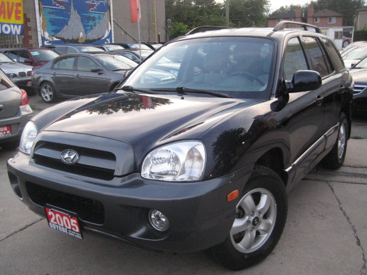 Used 2005 Hyundai Santa Fe AWD-LOADED for sale in Scarborough, ON