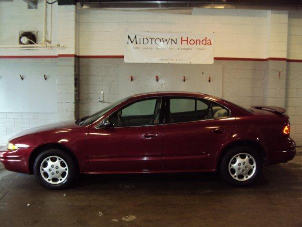 Used 2004 Oldsmobile Alero GL for sale in Toronto, ON