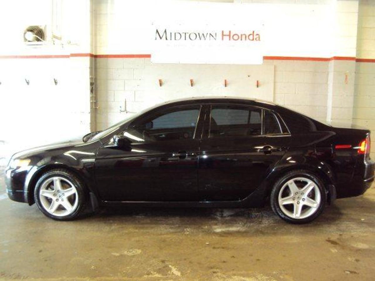 ONE OWNER.... NO ACCIDENTS... 4 NEW  TIRES... 100 POINT INSPECTION...  CARPROOF .... LEATHER, SUNROOF,  ALLOYS AND MUCH MORE... MIDTOWN  HONDA, QUALITY CARS FAIR PRICES Call us toll-free at 1 877 240-2142